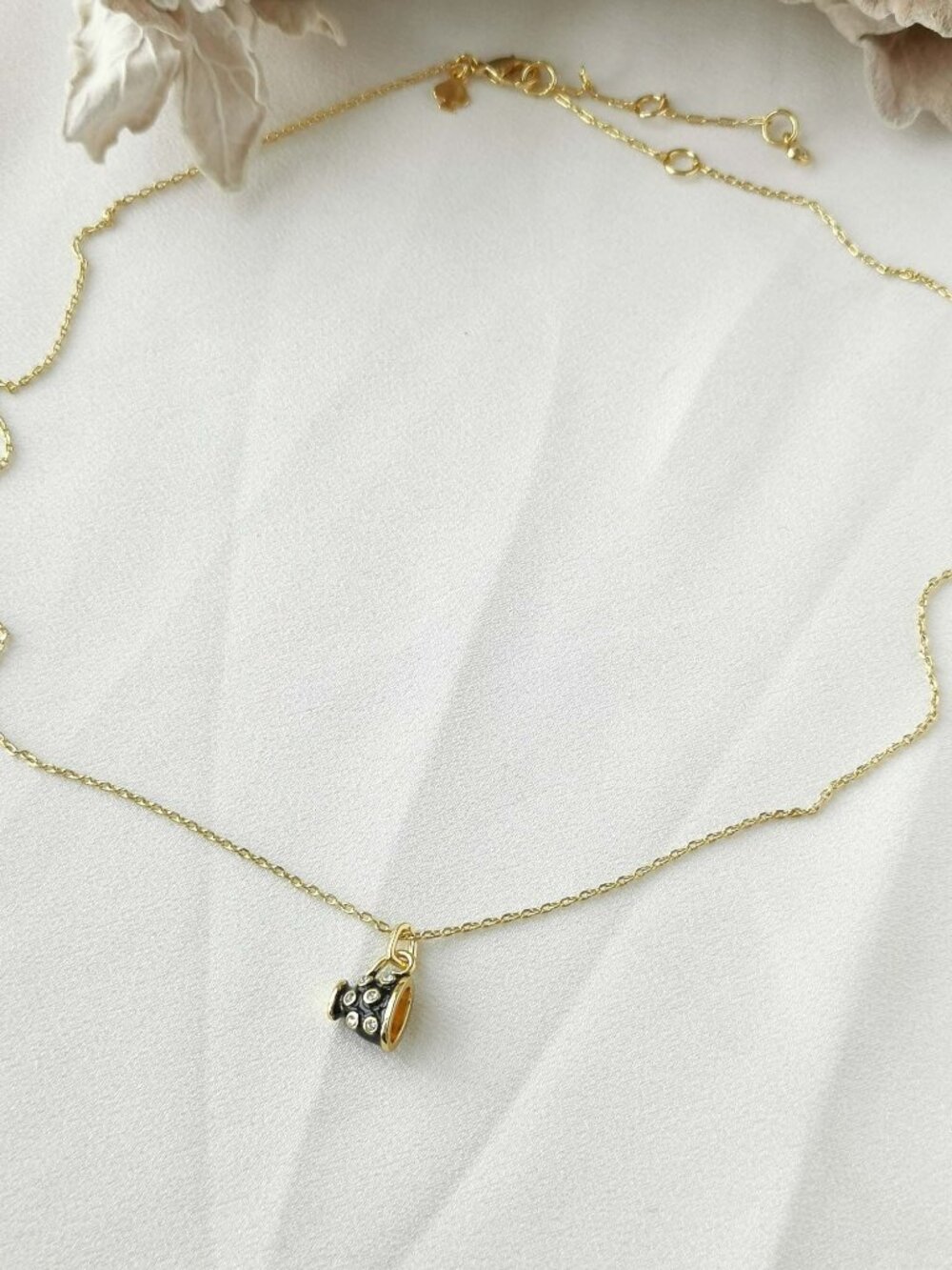 Kate Spade Alice Wonderland Teatime Gold Necklace NEW Perfect condition - Picture 3 of 3